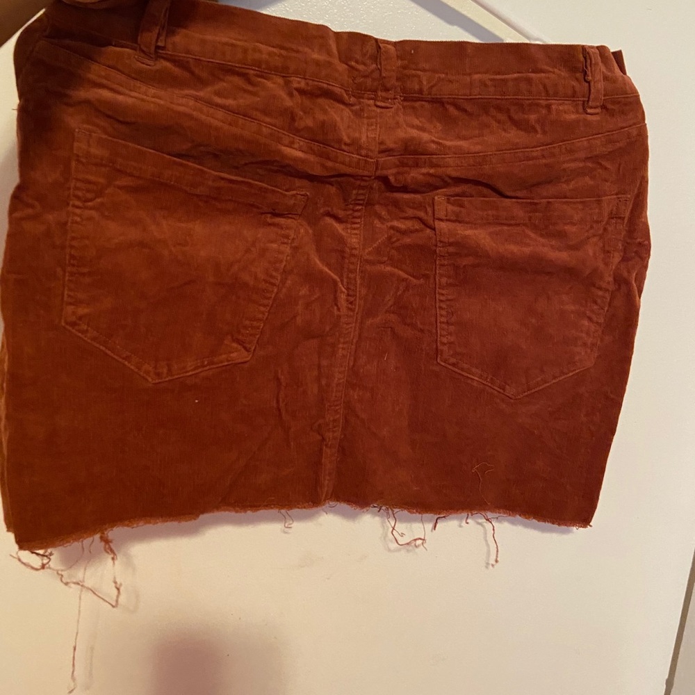 Skirt - Picture 2 of 3